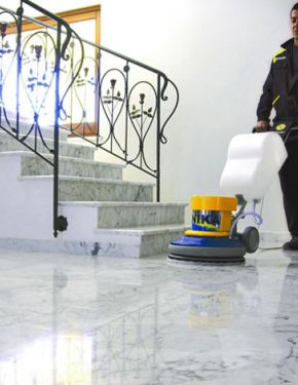 0-59519100-1527711994-unika-egytarcsas-polirozo-takarito-gep-04