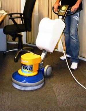 0-59695600-1527711994-unika-egytarcsas-polirozo-takarito-gep-06